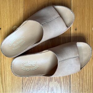 Kork-Ease Slip-On Leather Mules in Taupe